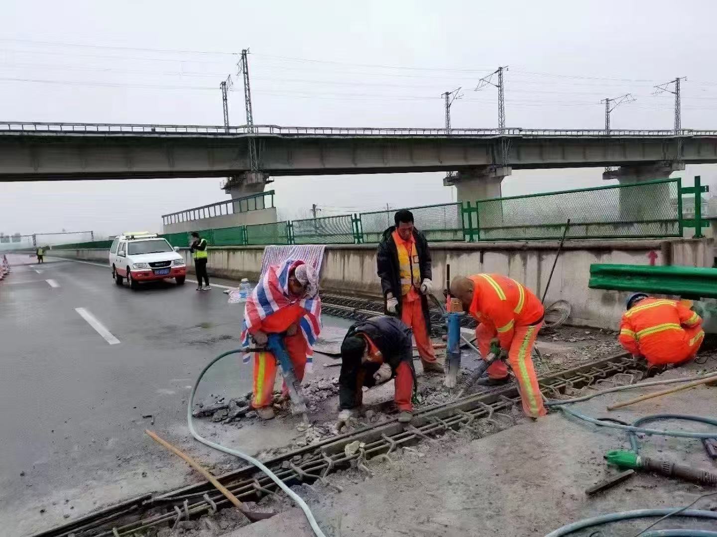 新安桥梁伸缩缝抢修料