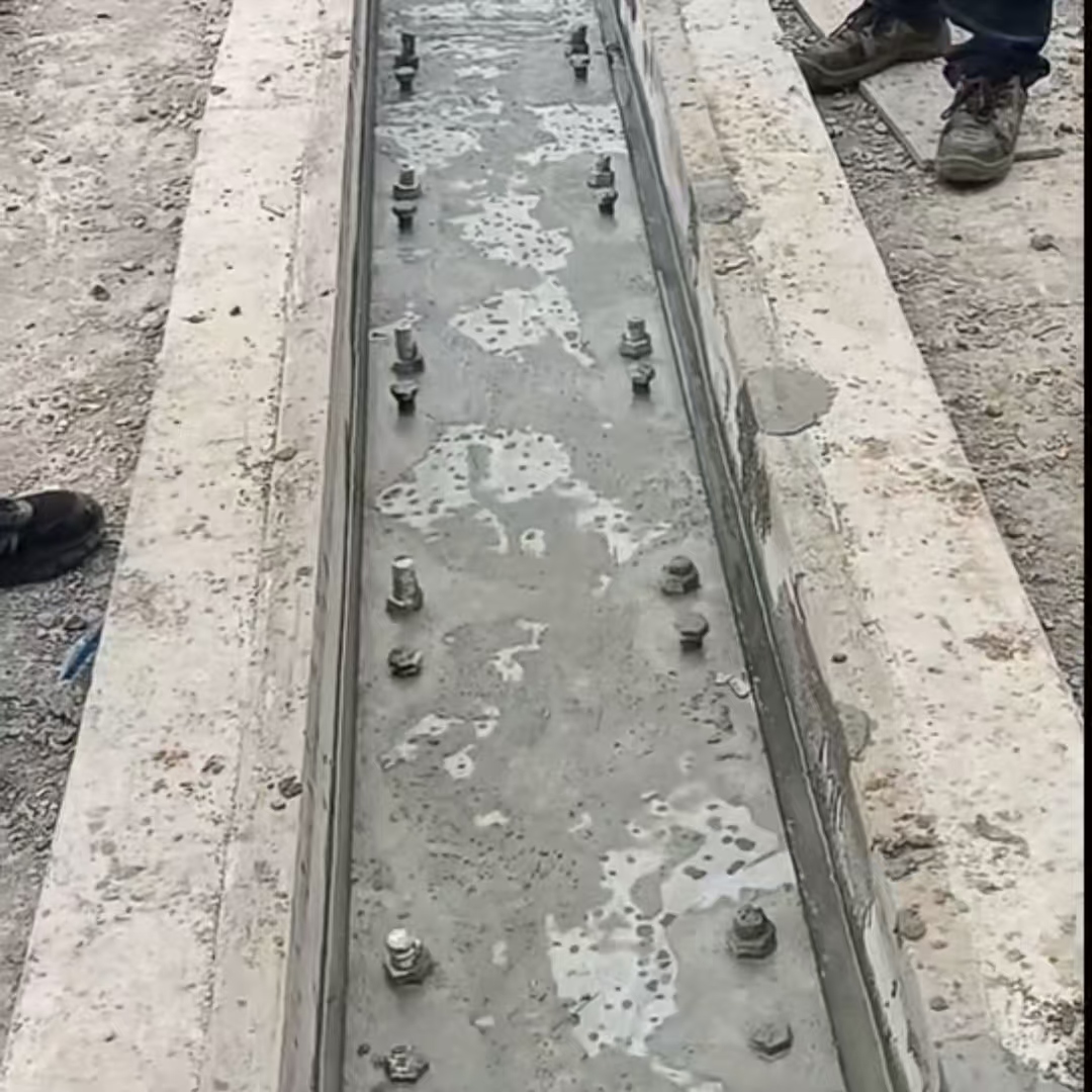 新安港口码头起重机龙门吊重型机械设备稳固用早强快凝轨道胶泥